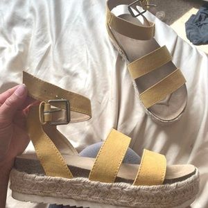 Espadrille sandal/wedge heel